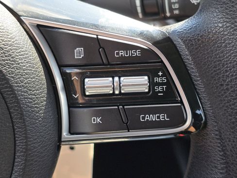 Used 2020 Kia Forte LXS FWD image 13