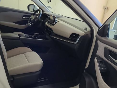 Used 2023 Nissan Rogue SV FWD image 13