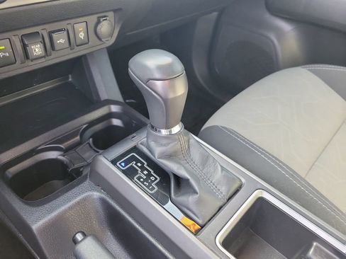 Used 2022 Toyota Tacoma TRD Sport image 24