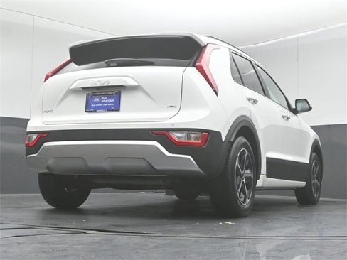 Used 2024 Kia Niro EX image 39