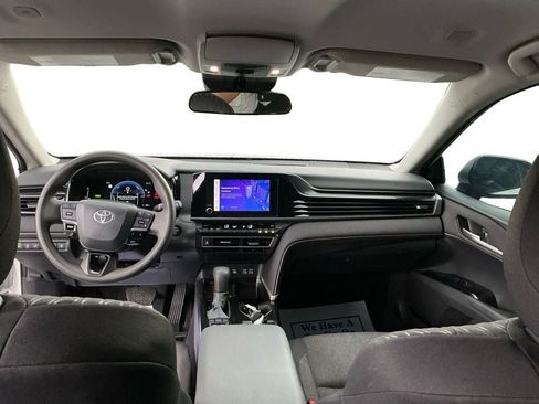 Used 2025 Toyota Camry LE FWD image 10
