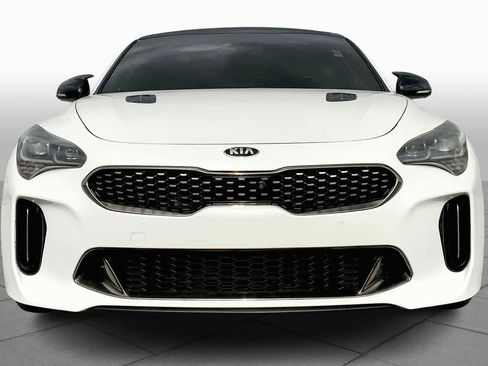 Used 2019 Kia Stinger GT2 image 3
