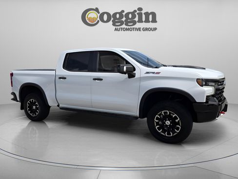 Used 2023 Chevrolet Silverado 1500 ZR2 w/ Technology Package AWD/4WD image 7