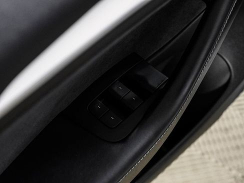 Used 2021 Tesla Model 3 Performance image 38