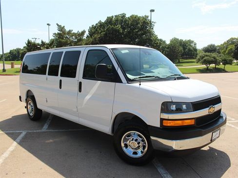 Used 2025 Chevrolet Express 3500 LT w/ LT Preferred Equipment Group RWD image 7