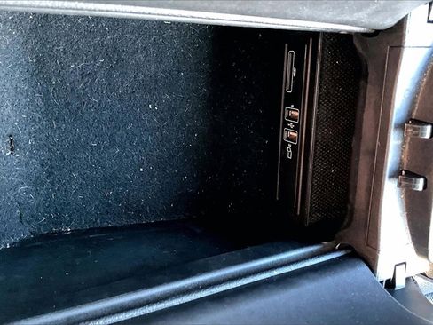 Used 2019 Mercedes-Benz C 300 Sedan image 33