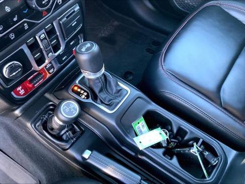 Certified 2025 Jeep Wrangler Unlimited Rubicon image 14