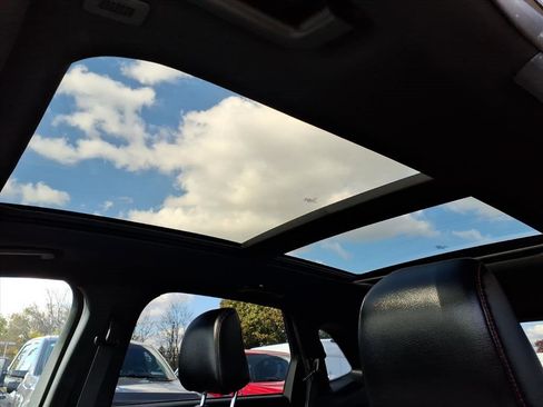 Certified 2024 Ford Edge ST-Line image 4