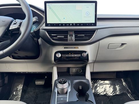 Used 2025 Ford Escape Platinum AWD/4WD image 12