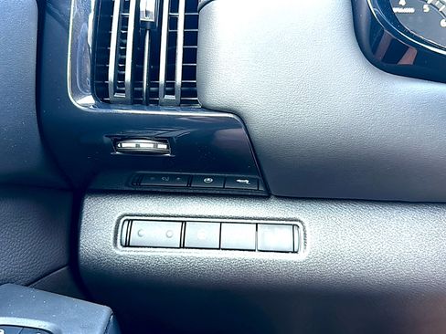 New 2026 Nissan Pathfinder SV w/ SV Premium Package FWD image 27