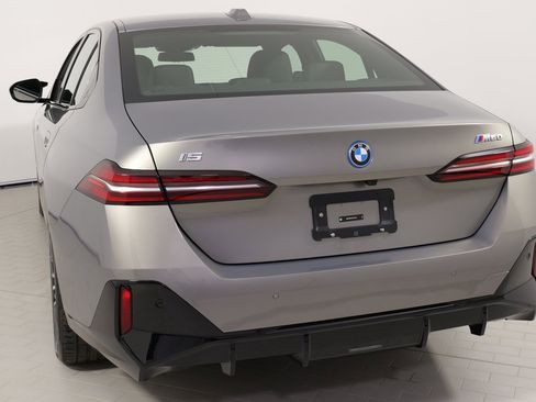 Used 2025 BMW i5 M60 image 36