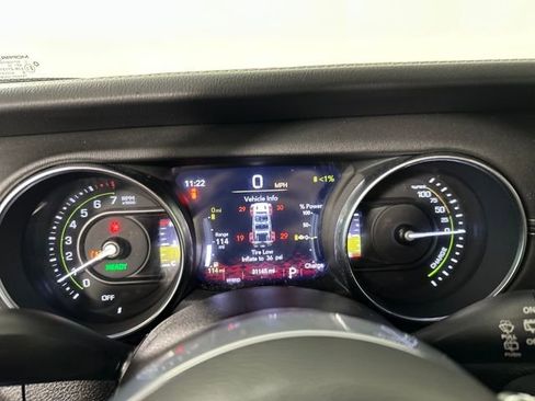 Used 2023 Jeep Wrangler Unlimited Sahara w/ Cold Weather Group image 17