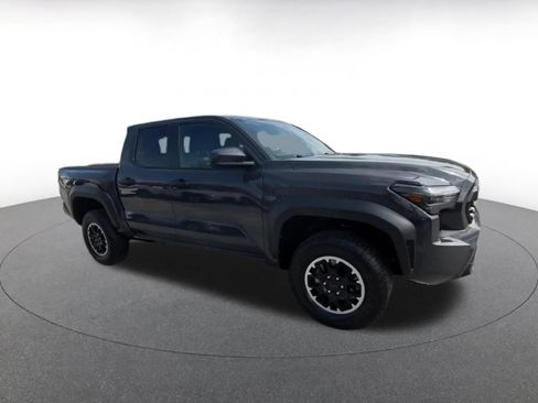 Used 2025 Toyota Tacoma TRD Off-Road AWD/4WD image 2