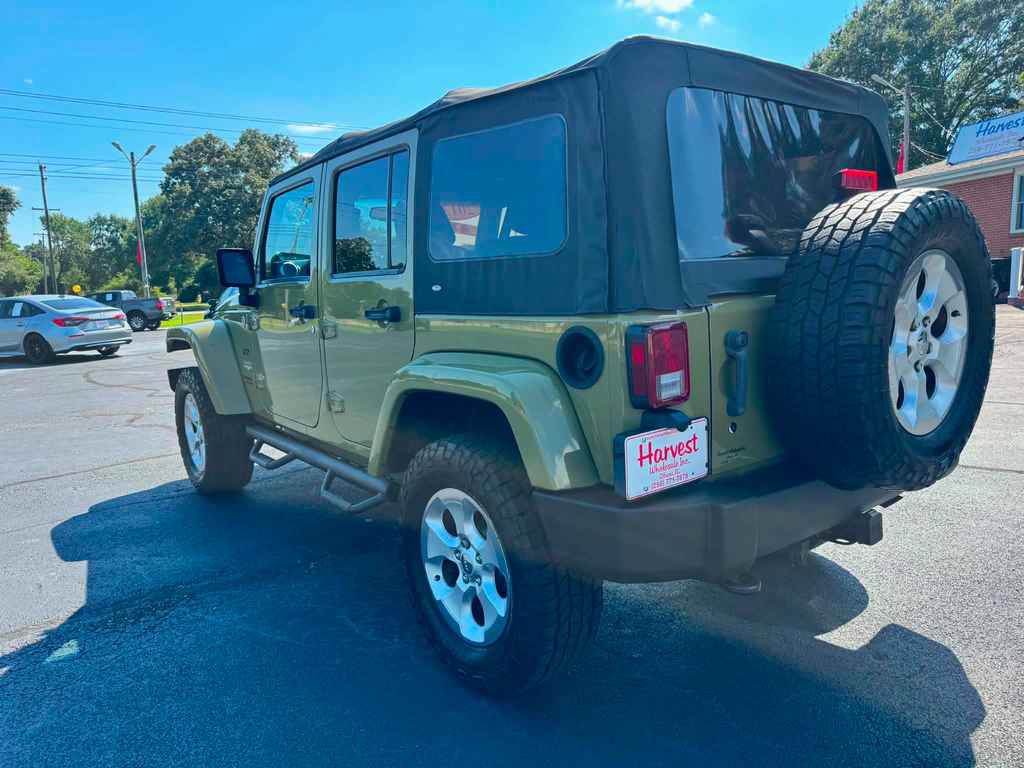 Used 2013 Jeep Wrangler Unlimited Sahara w/ Connectivity Group AWD/4WD image 3