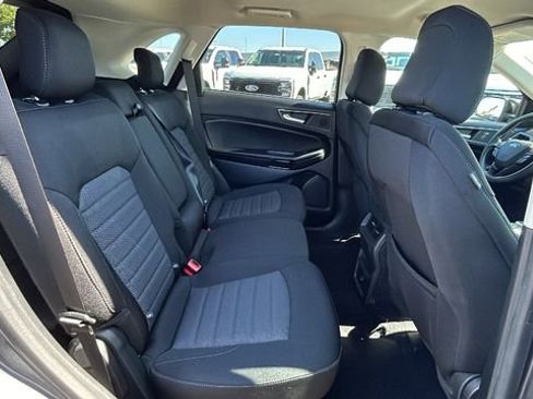 Certified 2022 Ford Edge SE w/ Black Appearance Package image 13
