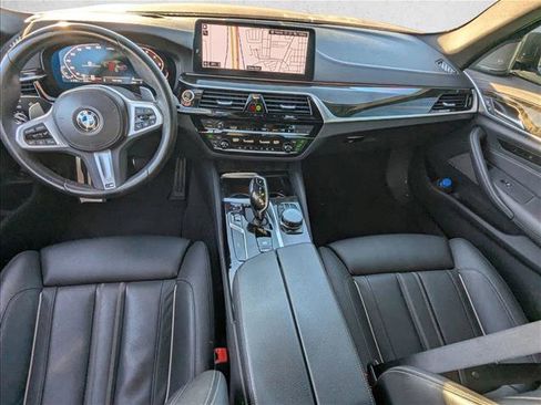 Used 2022 BMW M550i xDrive w/ Executive Package image 18