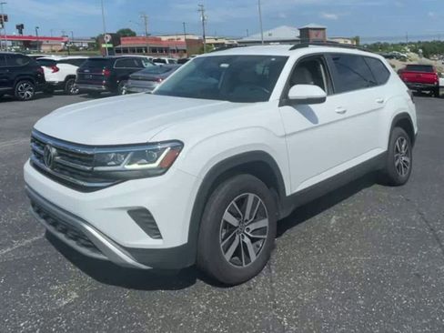 Used 2023 Volkswagen Atlas SE image 5