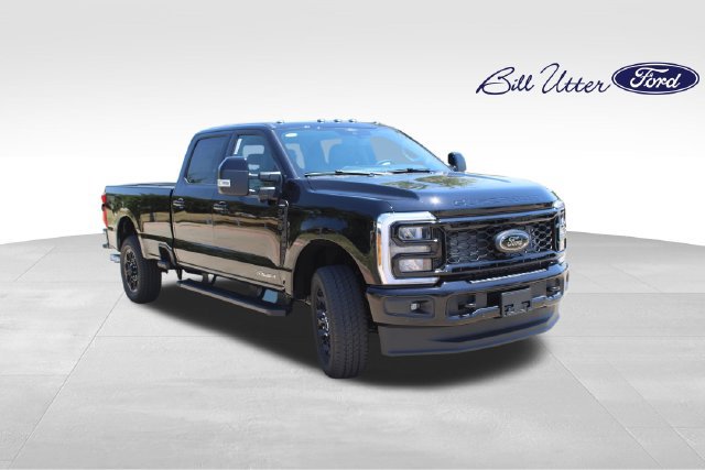 New 2026 Ford F350 Lariat w/ Black Appearance Package AWD/4WD image 2