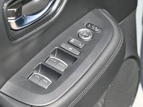 New 2026 Honda HR-V EX-L image 17