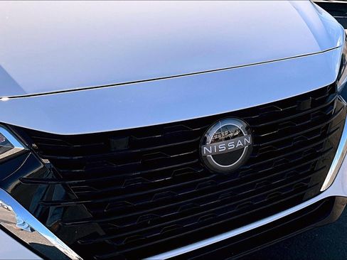 Used 2025 Nissan Sentra S image 33