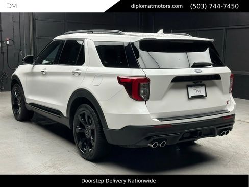 Used 2024 Ford Explorer ST w/ Equipment Group 401A image 4