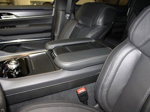 New 2026 Jeep Grand Wagoneer L Summit AWD/4WD image 26