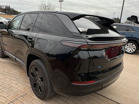 Used 2024 Jeep Wagoneer Launch Edition image 10