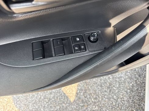 Used 2025 Toyota Corolla LE FWD image 32