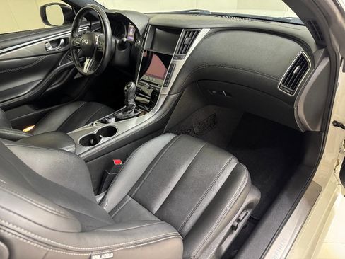 Used 2017 INFINITI Q60 3.0t w/ Premium Plus Package 3.0T image 22