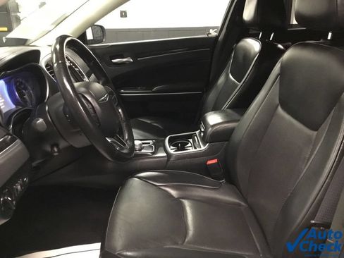 Used 2017 Chrysler 300 C AWD/4WD image 24