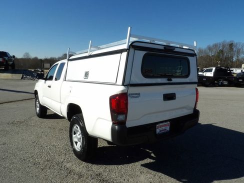 Used 2021 Toyota Tacoma SR image 5