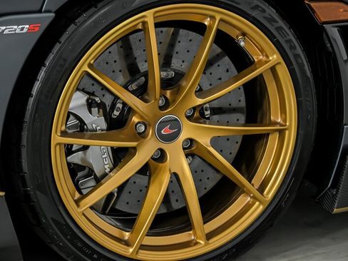 Used 2018 McLaren 720S RWD image 19