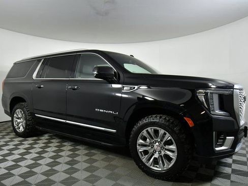 Used 2021 GMC Yukon XL Denali image 9