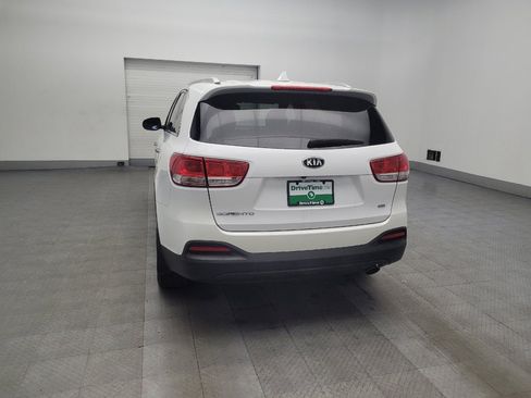 Used 2018 Kia Sorento LX image 6