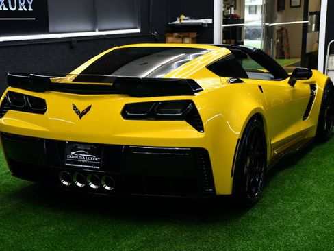 Used 2015 Chevrolet Corvette Z06 w/ 3LZ Preferred Equipment Group RWD image 62