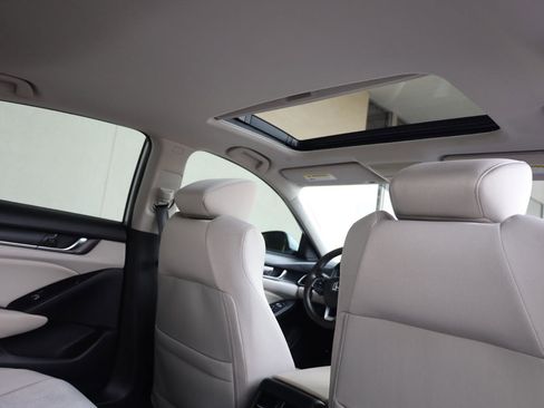 Used 2019 Honda Accord EX image 27