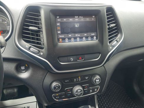 Used 2020 Jeep Cherokee Latitude Plus AWD/4WD image 13
