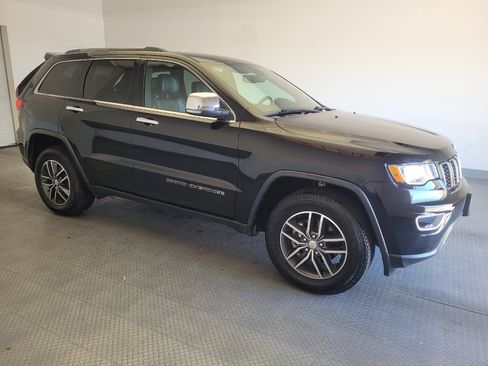 Used 2018 Jeep Grand Cherokee Limited w/ Trailer Tow Group IV AWD/4WD image 11