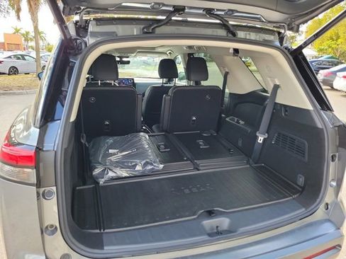 New 2026 Nissan Pathfinder Platinum image 5