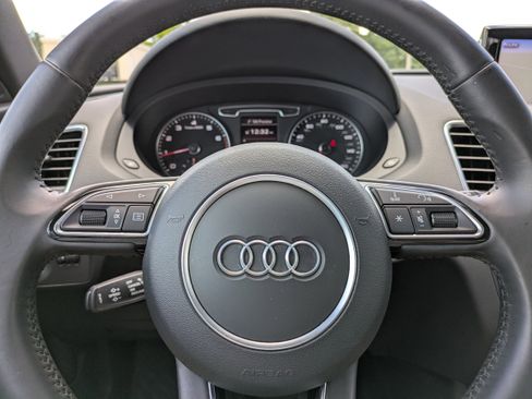 Used 2015 Audi Q3 2.0T Prestige w/ Prestige Package AWD/4WD image 23
