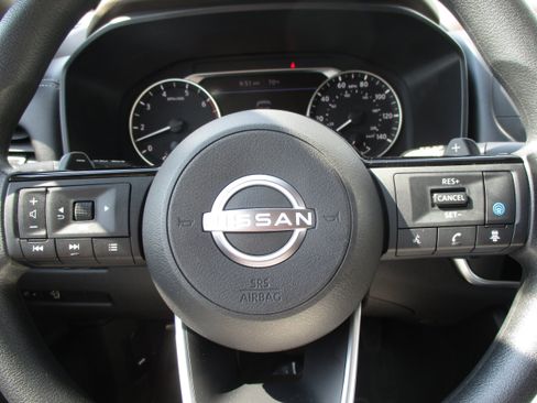 Used 2023 Nissan Rogue SV AWD/4WD image 16