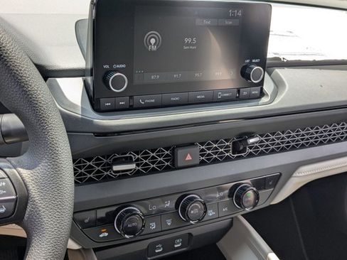 Used 2025 Honda Accord SE image 11