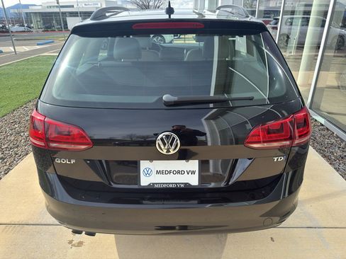 Used 2015 Volkswagen Golf TDI SE image 5