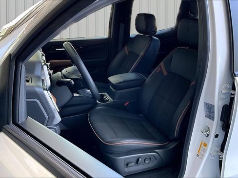 Used 2025 GMC Canyon AT4 AWD/4WD image 15