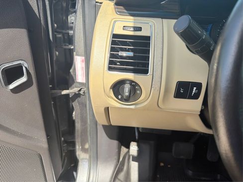Used 2018 Ford Flex SEL w/ Equipment Group 202A FWD image 16