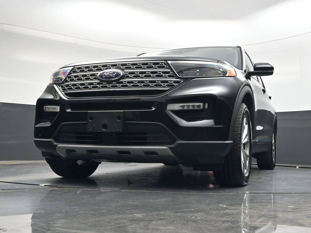 Used 2021 Ford Explorer Limited w/ Equipment Group 301A AWD/4WD image 47