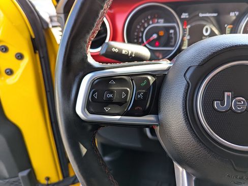 Used 2021 Jeep Wrangler Unlimited Rubicon w/ Cold Weather Group AWD/4WD image 16