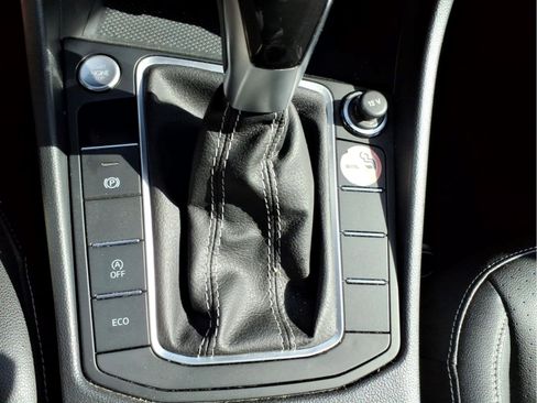 Used 2024 Volkswagen Jetta SE FWD image 24