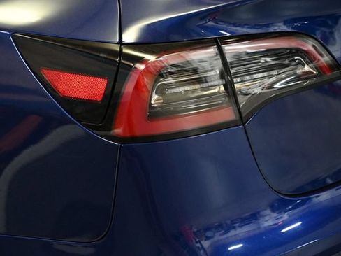 Used 2023 Tesla Model 3 Standard Range RWD image 12