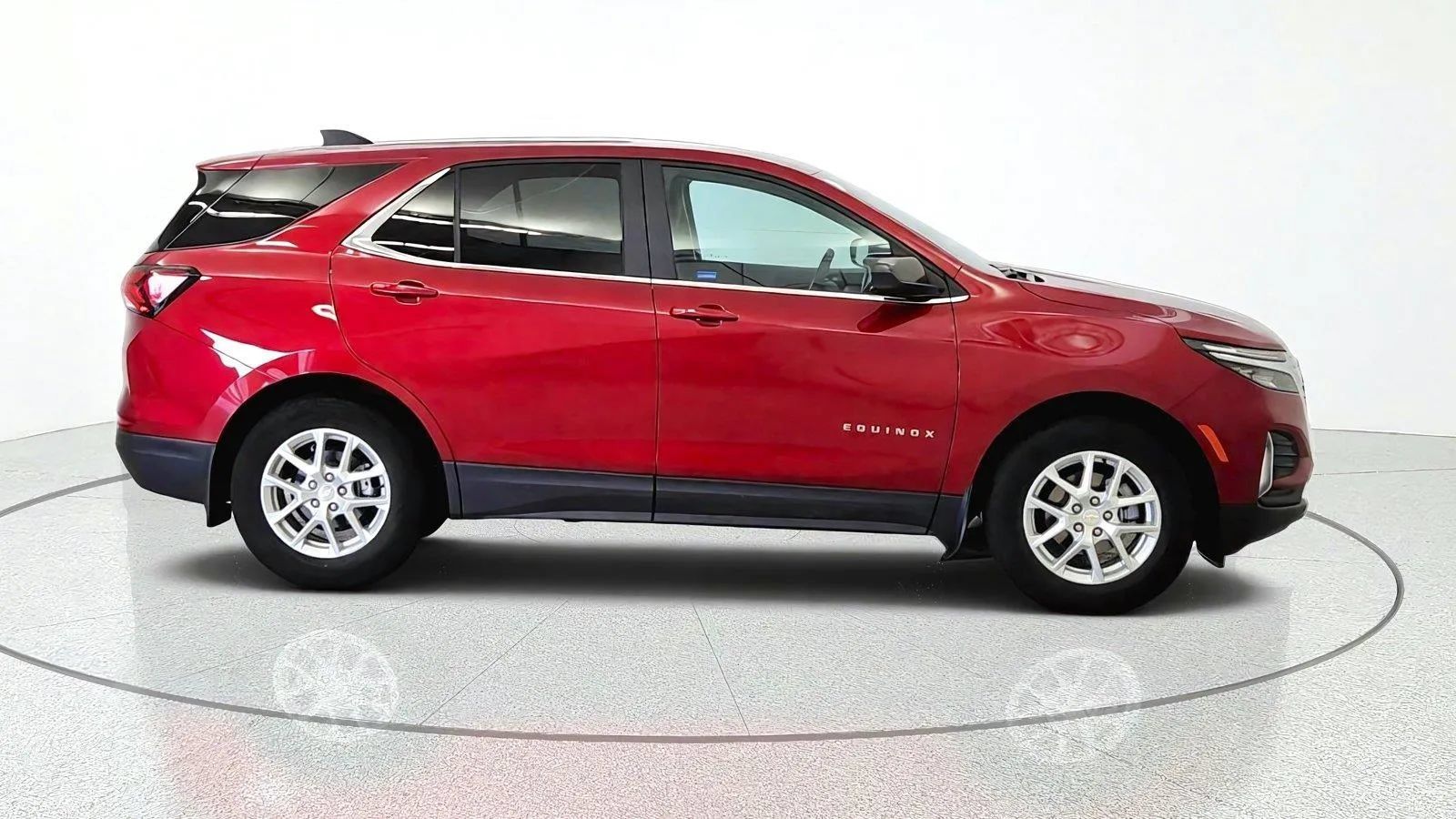 Used 2024 Chevrolet Equinox LT FWD image 10
